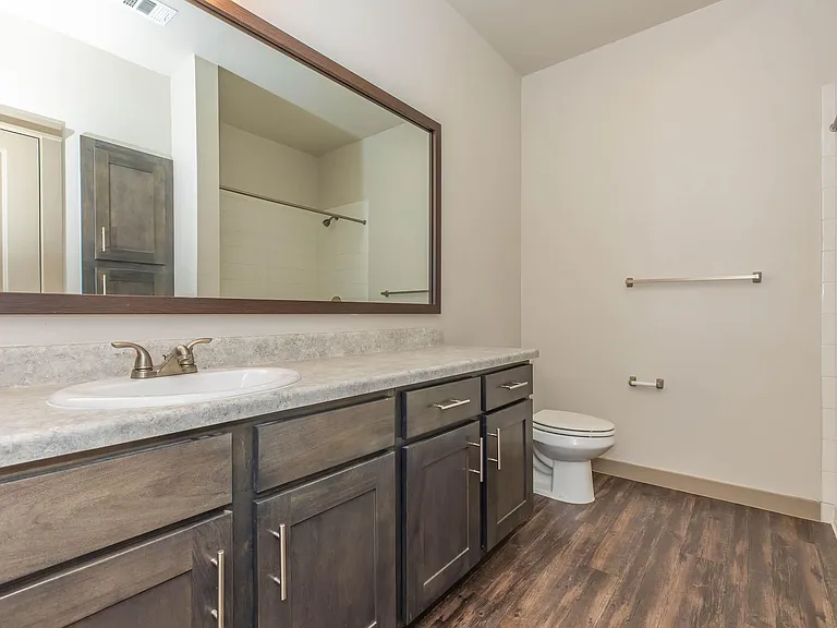 1900 W Dove Ave — Photo 24