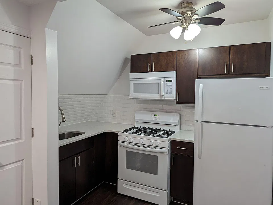 829 Suffolk Ave #11