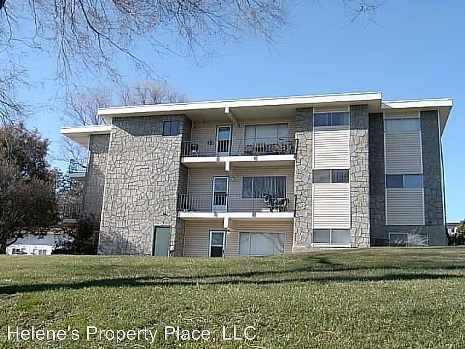2nd image of 160 NW Stadium Way APT 6