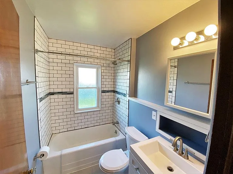 5925 Jefferson Ave — Photo 10