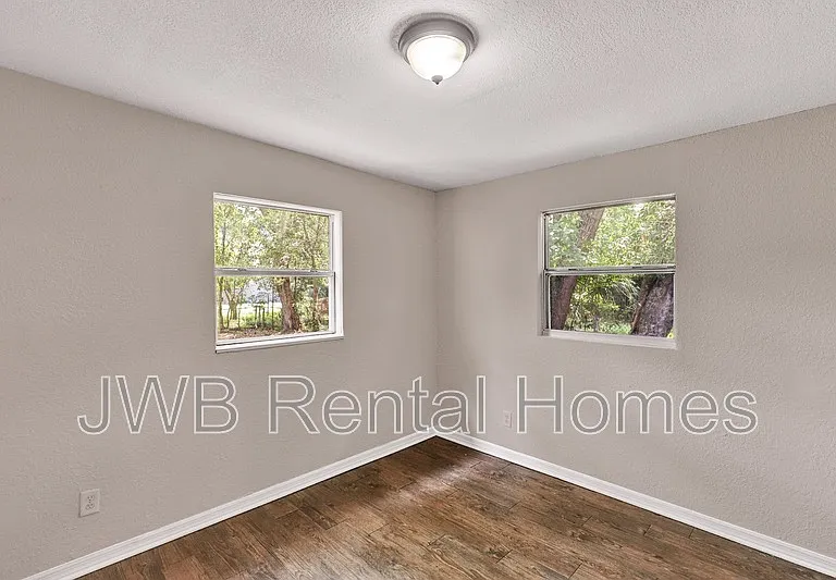 2262 Kingston St — Photo 10