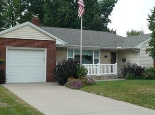 430 W Knoll Crest Dr, Peoria, IL 61614