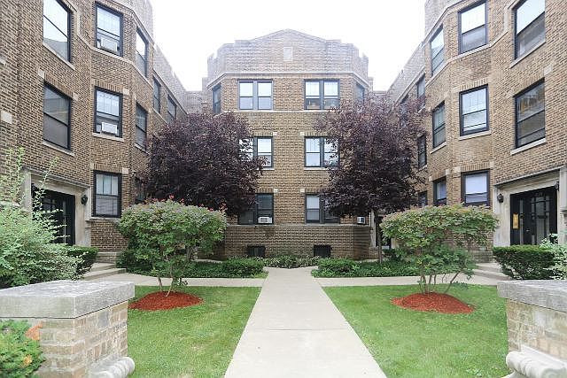 1st image of 629 W Cornelia Ave APT 1S