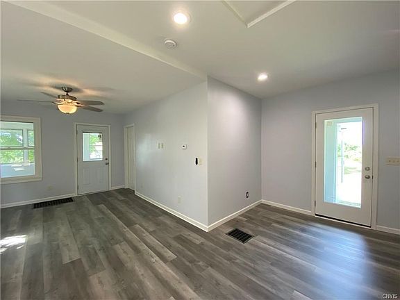 2nd image of 4498 Deans Hwy