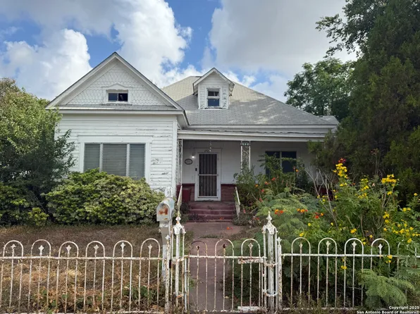 1723 cesar e chavez, San Antonio, TX 78207