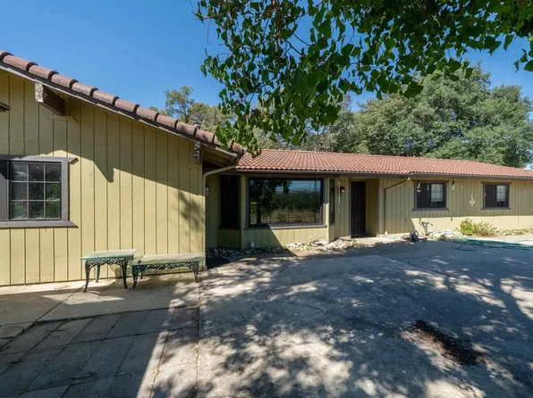 27386 Twin Ponds Rd, Clovis, CA 93619