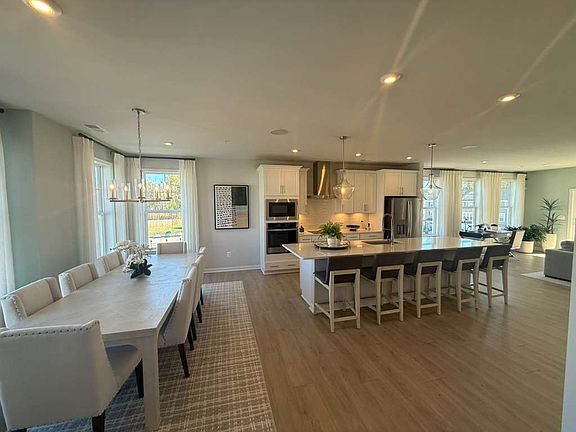4th image of 9221 Magellan Pkwy #2