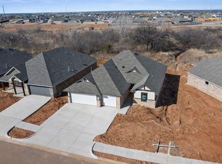 12505 Dolche Vita Dr, Yukon, OK 73099