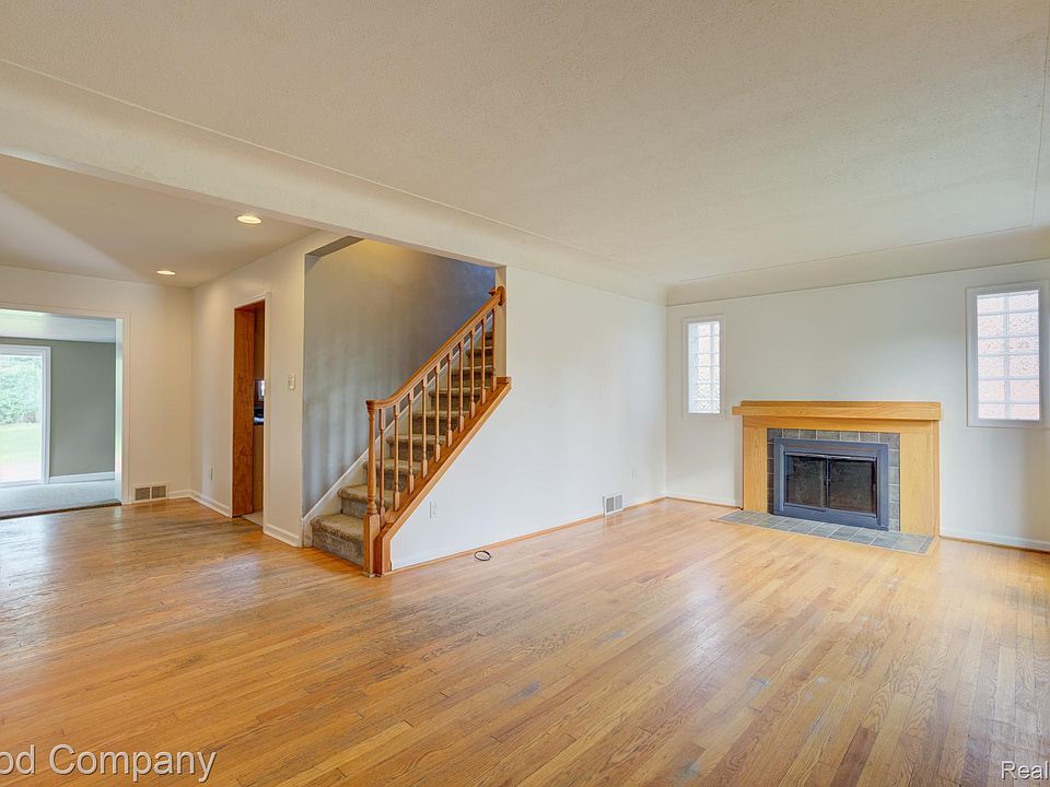 1921 Mcdonald Ave, photo 9