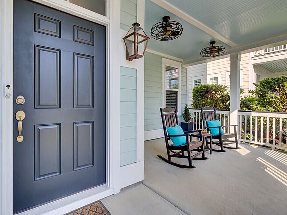 4th image of 207 Bellflower Dr