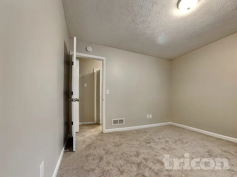 3625 Cobblestone Dr — Photo 12