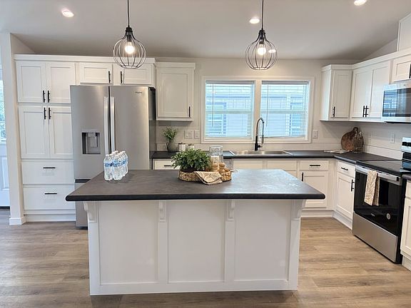 3rd image of 13640 SE Highway 212 Unit 126