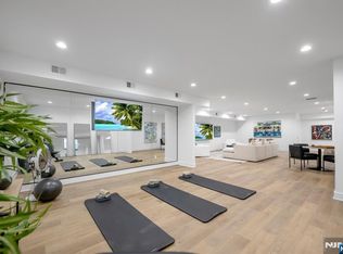 4 Feldman Ct, Paramus, NJ 07652