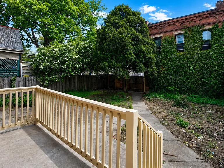 703 Franklin Ave — Photo 34