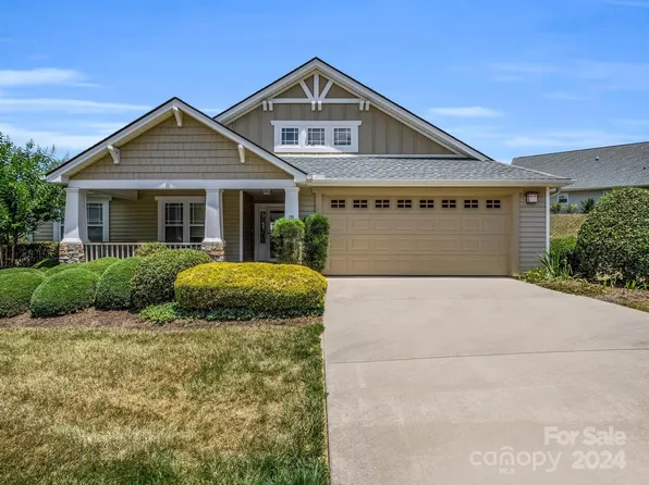 63 Snowy Egret Way, Hendersonville, NC 28792