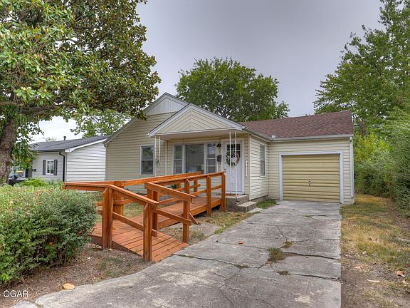 2nd image of 1418 W 5th St
