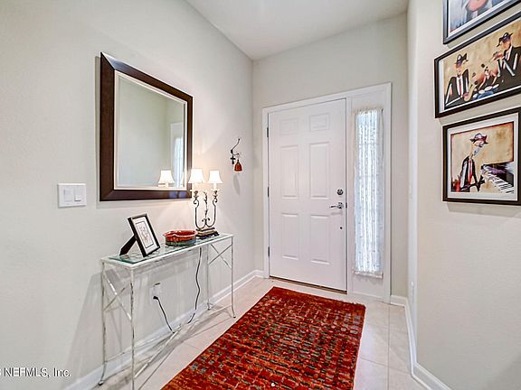 2nd image of 7007 ROUNDLEAF Drive