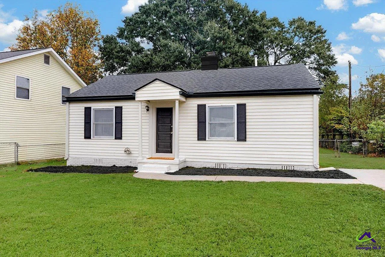 2 bed, 1.0 bath, 900 sqft, $1,250 — Photo 3