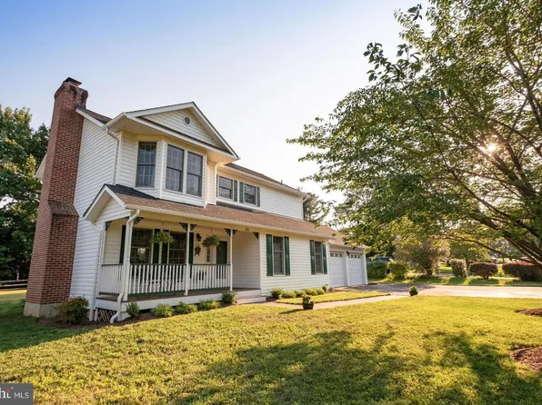 702 W Holly Ln, Purcellville, VA 20132