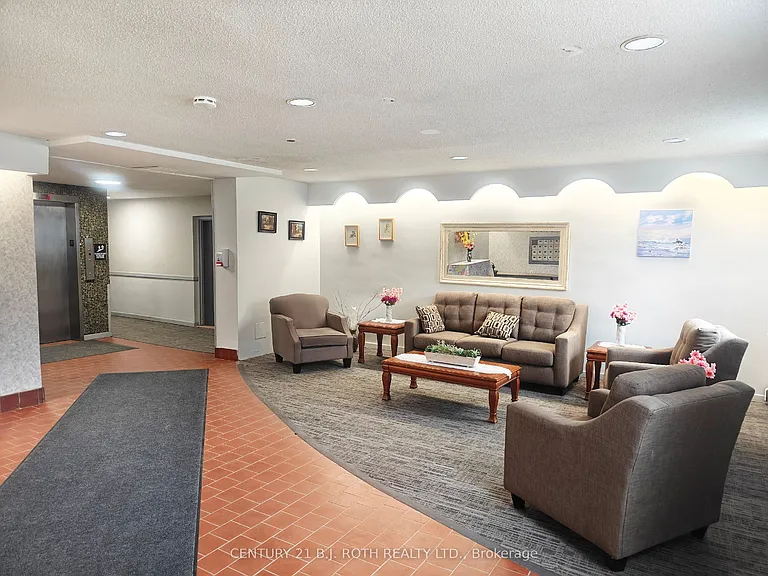 98 Holgate St #306 — Photo 11