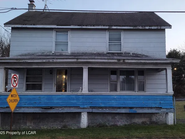 30 E Main St, Junedale, PA 18230