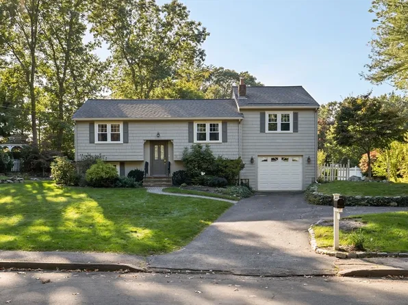 30 Liberty Park Ave, Braintree, MA 02184