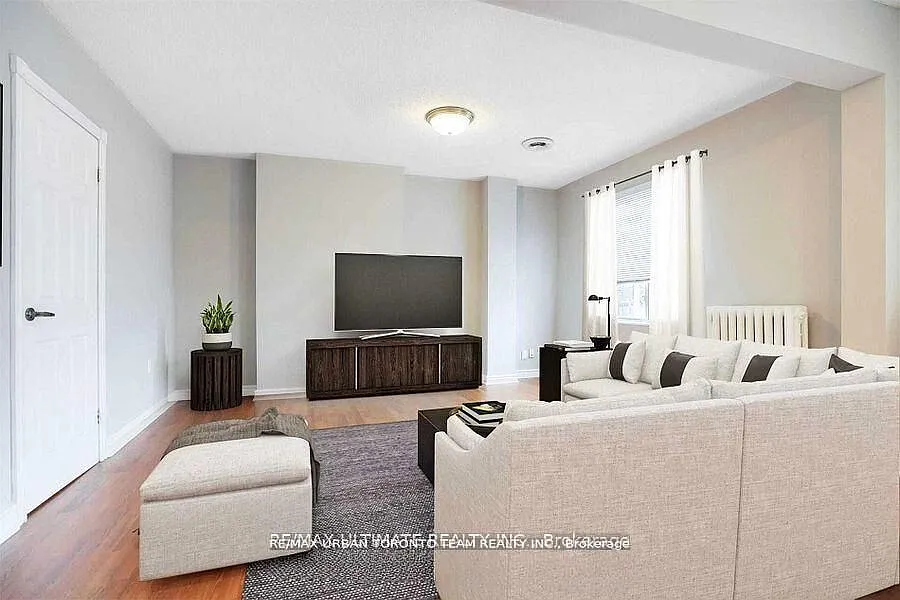 2 bed, $2,600 — Photo 4