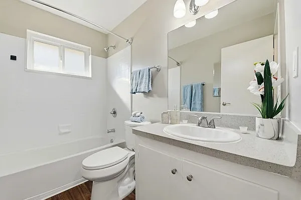 364 and 366 Olive Ave. — Photo 10