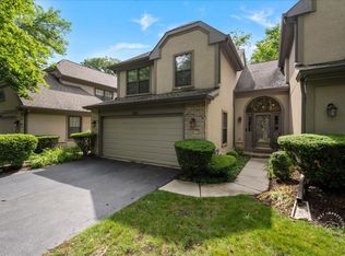 1242 Hobson Oaks Dr, Naperville, IL