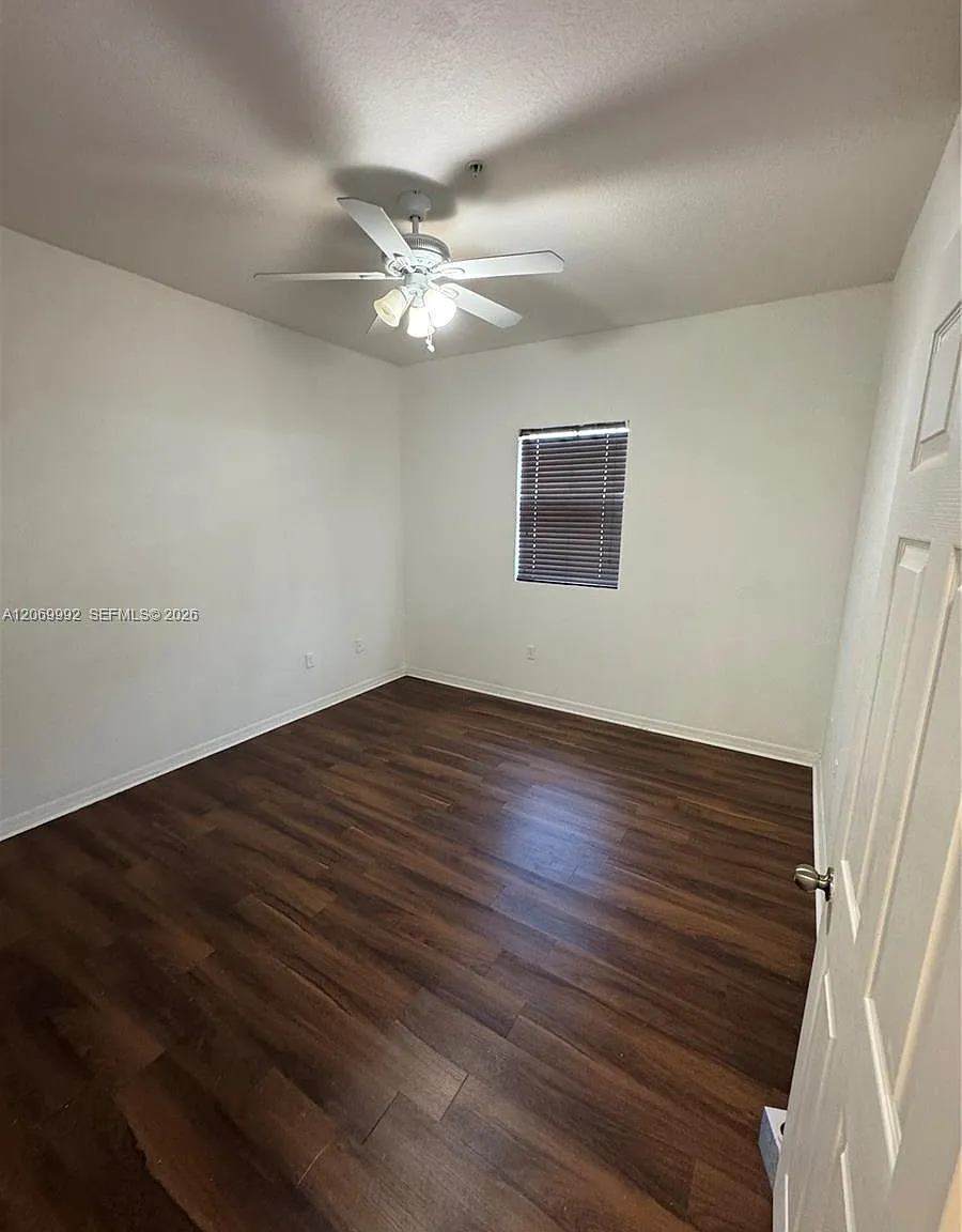 10870 NW 88th Ter — Photo 4