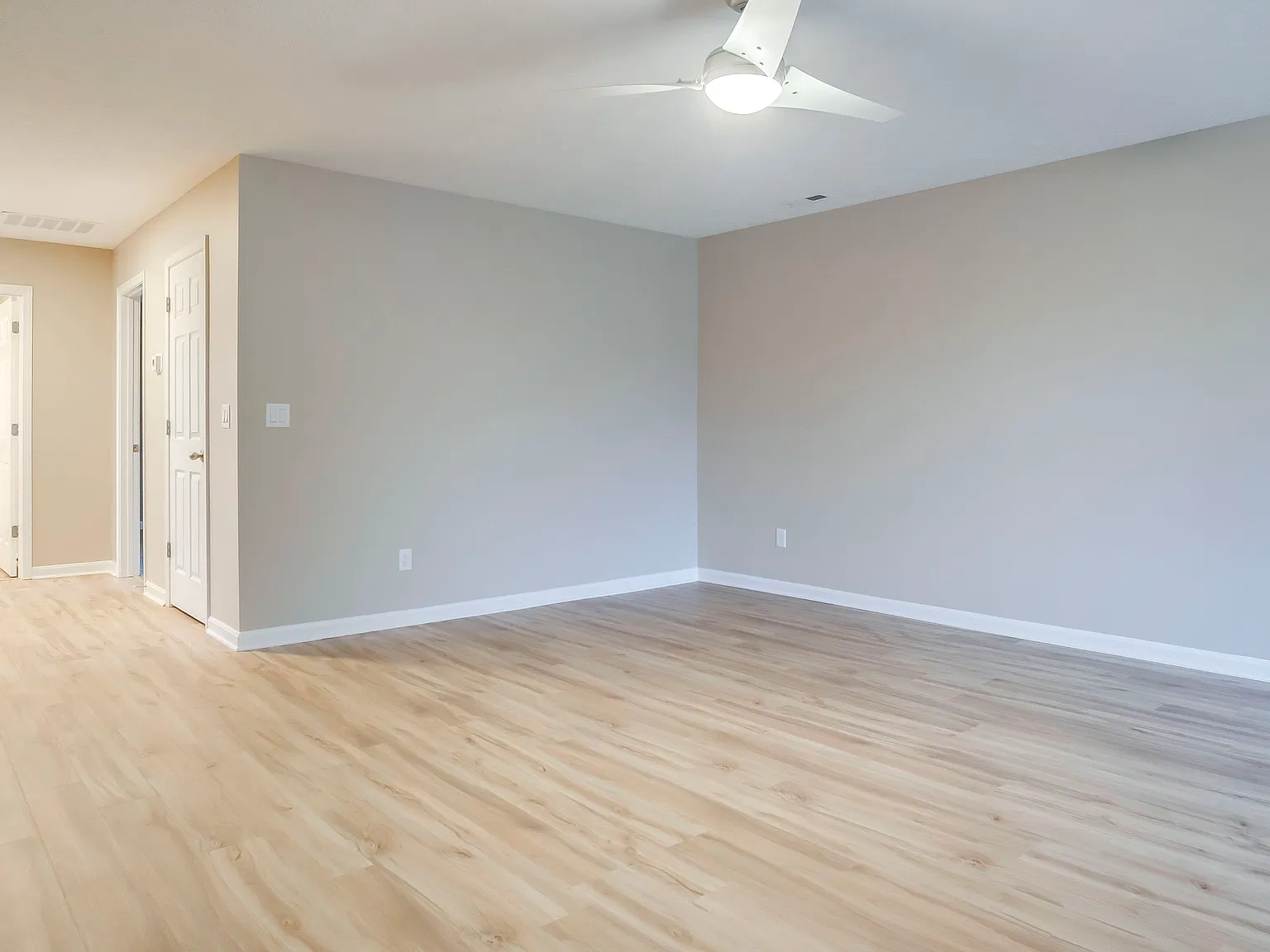 3 bed, 1708 sqft, $2,300 — Photo 4