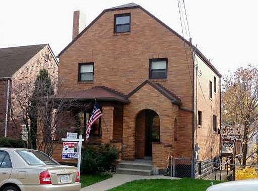 136 Catskill Avenue in Brentwood
