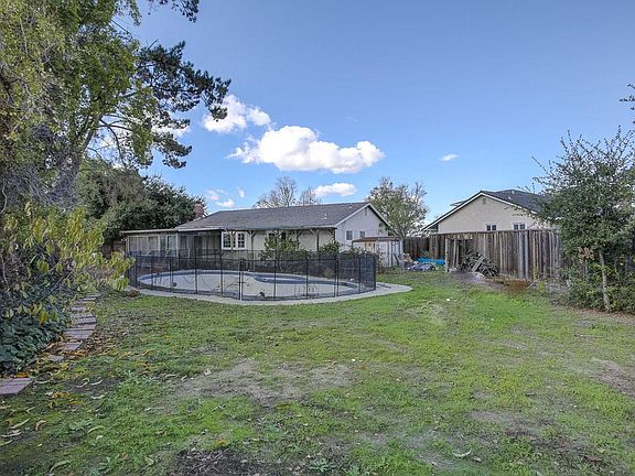 5th image of 1882 Golden Hills Dr