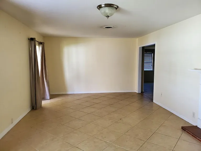 1695 E Horatio Ave — Photo 3