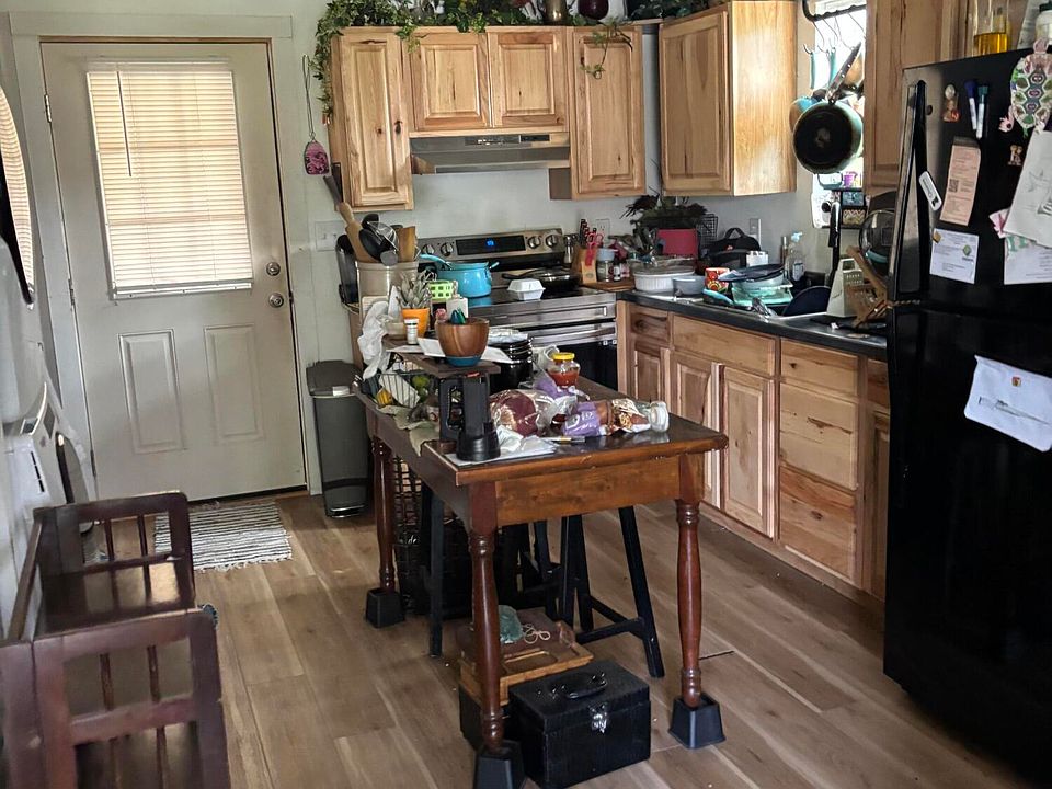 2nd image of 308 W Myrtle