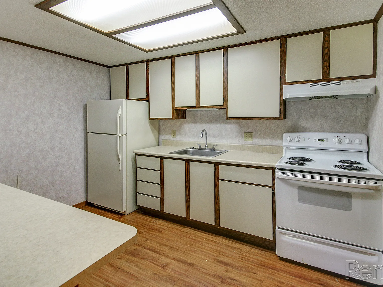 Heritage Apartments — Photo 4