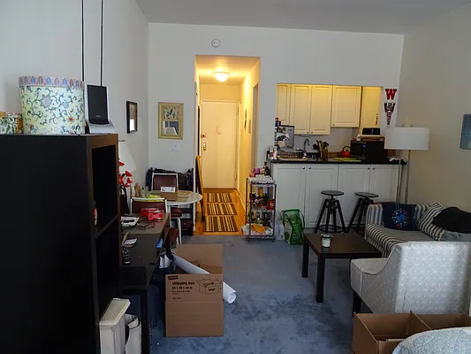 Rented by Salon Realty Corp | media 7