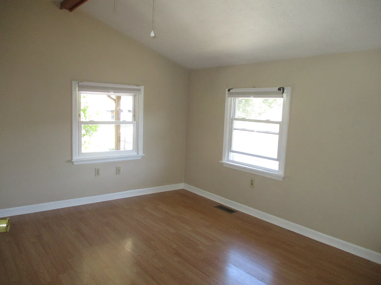 1 bed, 1.5 bath, 900 sqft, $950 — Photo 4