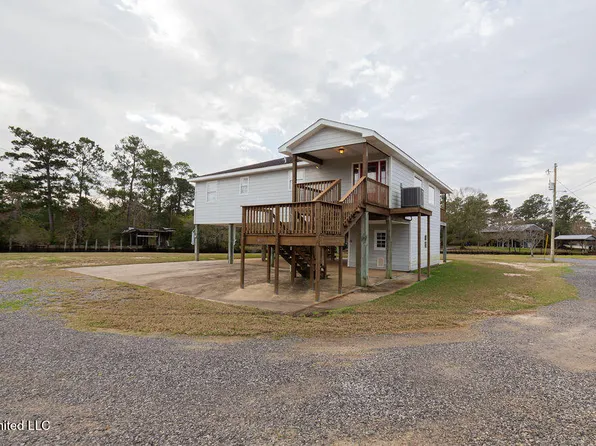 16033 Dennies Dr, Pearlington, MS 39572