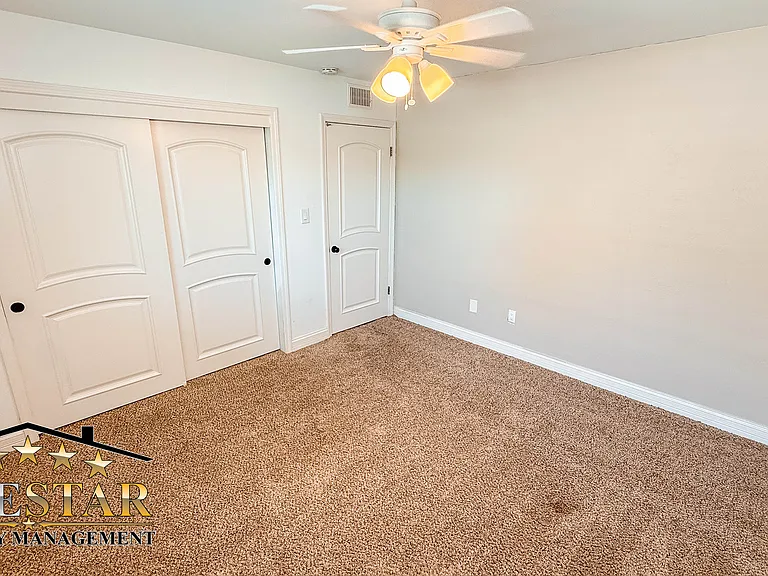 808 Hewlett St — Photo 19