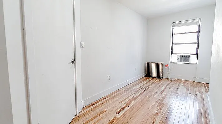 Rented by Camelot Realty Group | media 19