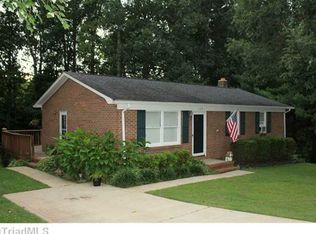199 Twin Oaks Dr, Mount Airy, NC 27030