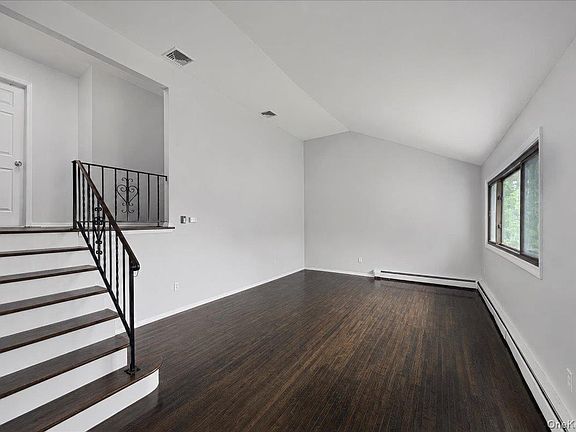 4th image of 63 Waterbury Parkway