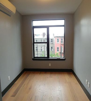 4th image of 148 Meserole St #4D