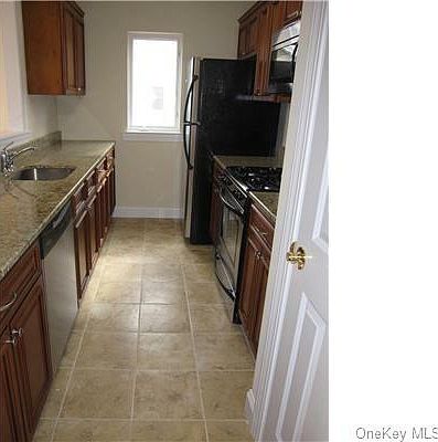 3rd image of 105 Tondo Cir #105