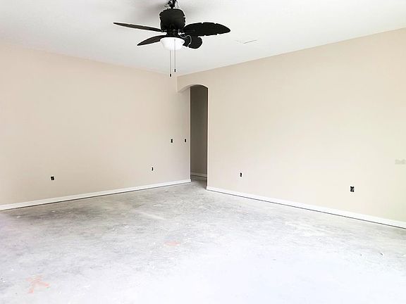 5th image of 411 SHANNON ESTATES COURT