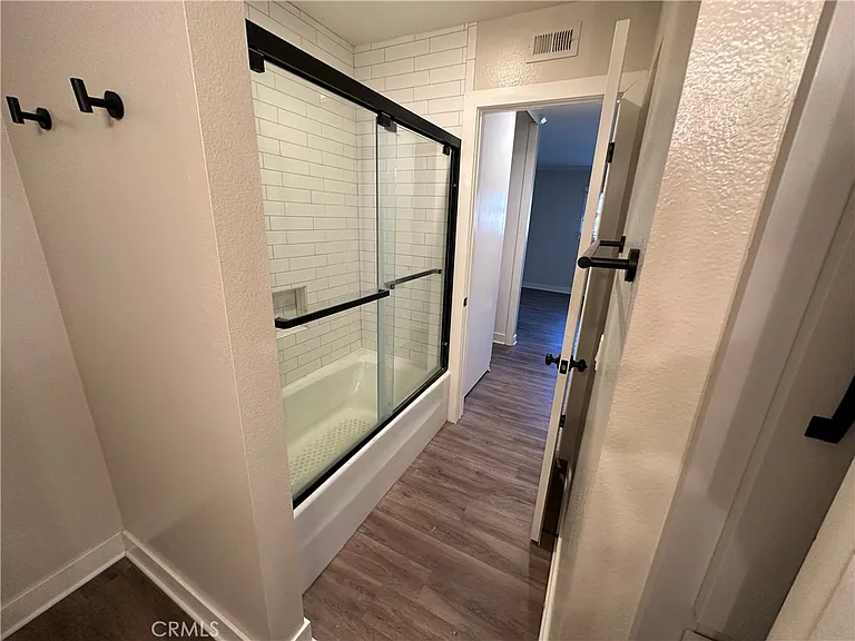 119 S Glassell St #B — Photo 22