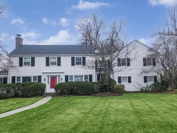 2 W Beechcroft Rd, Millburn Twp., NJ 07078