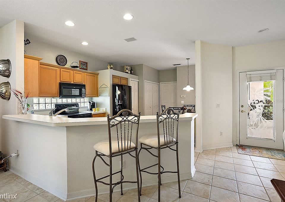 1st image of 8011R Saint Andrews Way