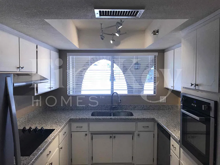 4507 W Aster Dr — Photo 3